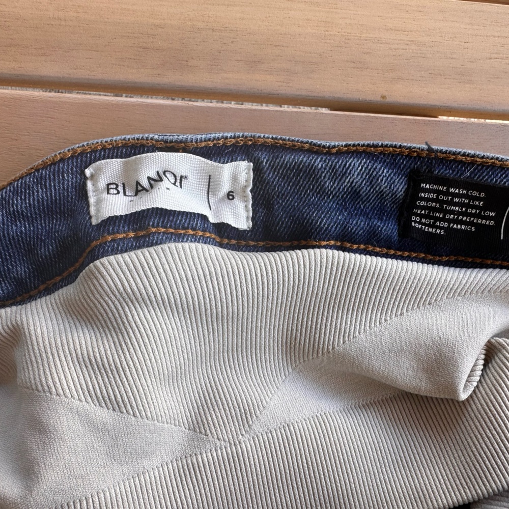 Waist support denim shorts - Picture 3 of 3